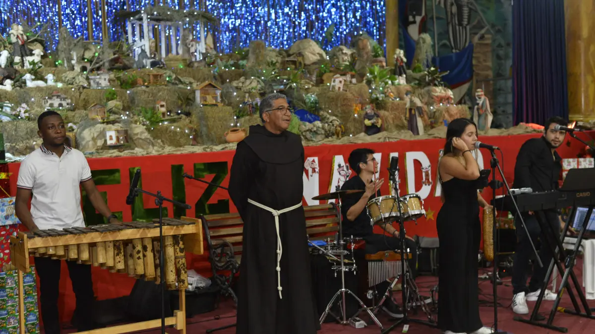 Cierre con Broche de Oro: La Alegría y el Talento de 10° y 11° Iluminan la Navidad